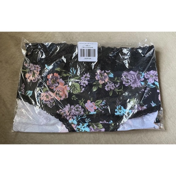 torrid Intimates & Sleepwear 4 Pair Torrid Curve Wide Lace Trim Hipster Panties Sz 5 Nwt